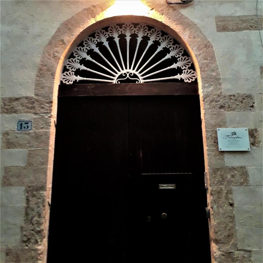 I Templari B&B Self-Contained Бриндизи Экстерьер фото