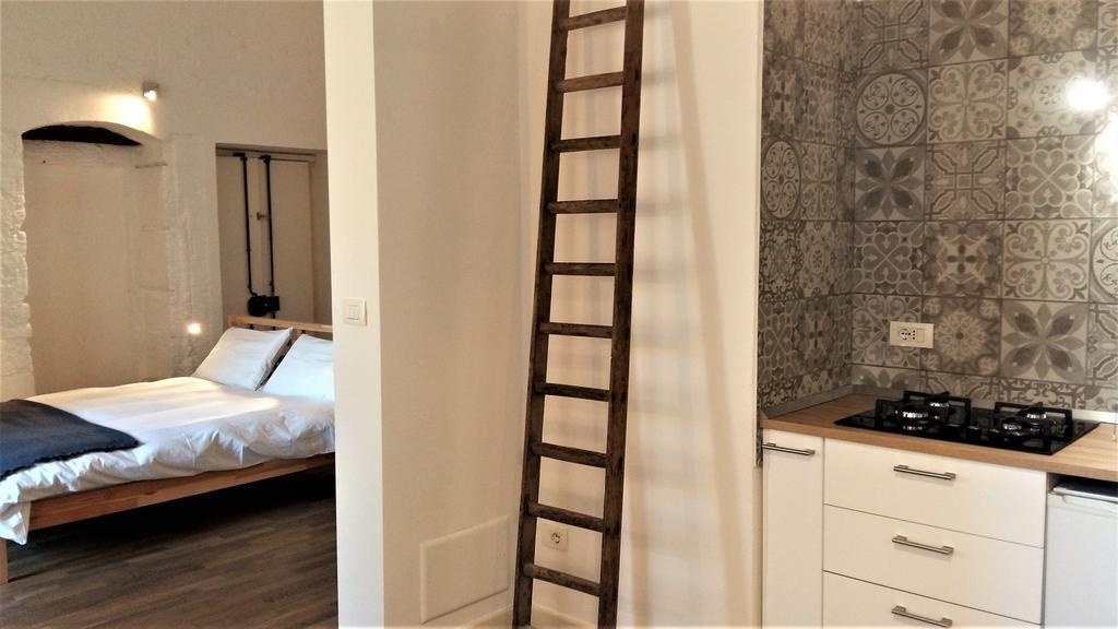 I Templari B&B Self-Contained Бриндизи Экстерьер фото