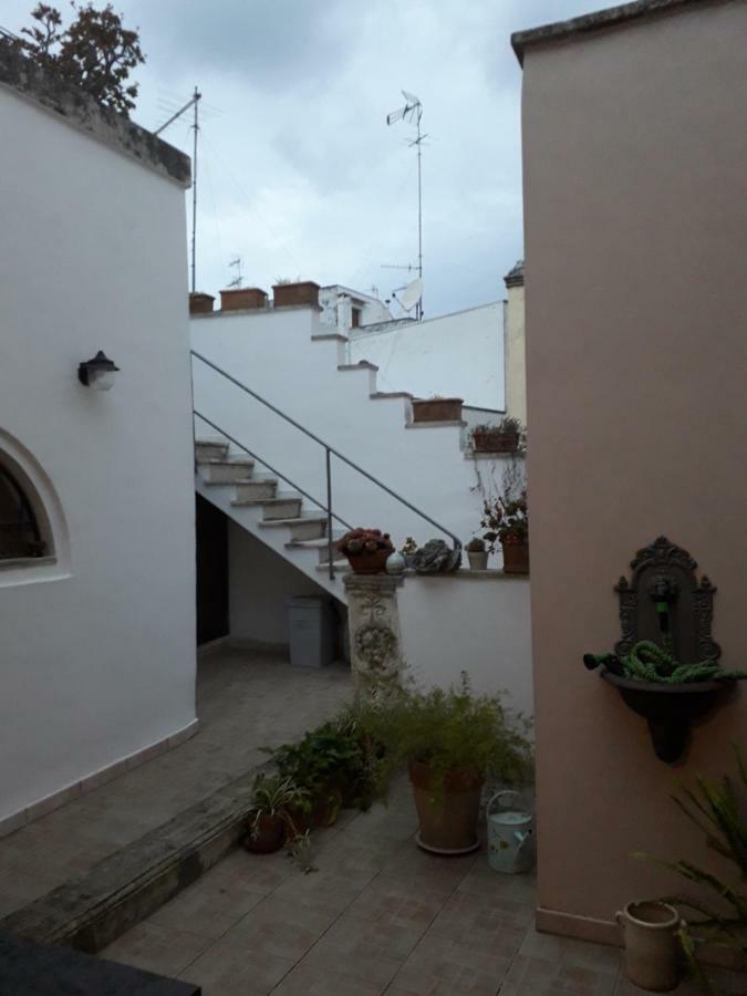 I Templari B&B Self-Contained Бриндизи Экстерьер фото